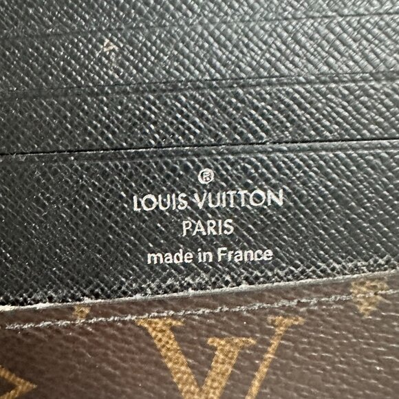 Authentic Louis Vuitton Monogram Macassar Multiple Wallet - C12142 - Picture 4 of 7